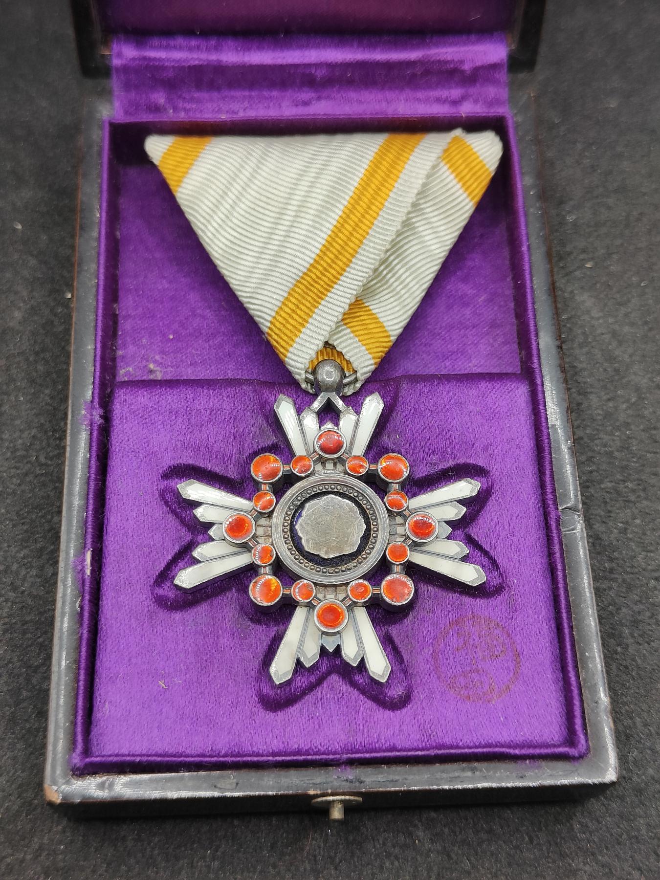 全场0元起拍 第154期 咸鱼国勋章拍卖专场 5月8日（周三）下午6：00开始 日本战时 六等瑞宝章银制带盒