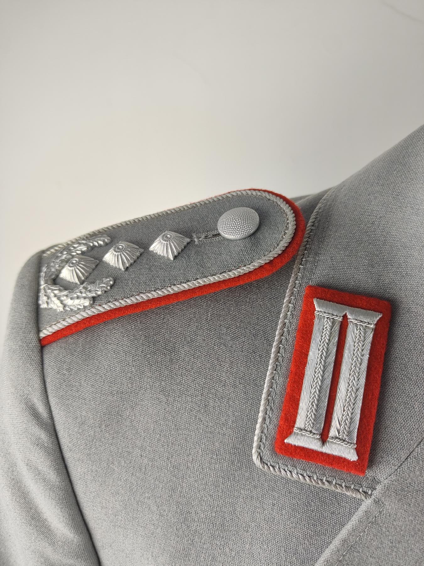 全场0元起拍 第154期 咸鱼国勋章拍卖专场 5月8日（周三）下午6：00开始 西德陆军炮兵上校常服一套  胸围104 肩宽46 衣长80 袖长64 腰围81 裤长100