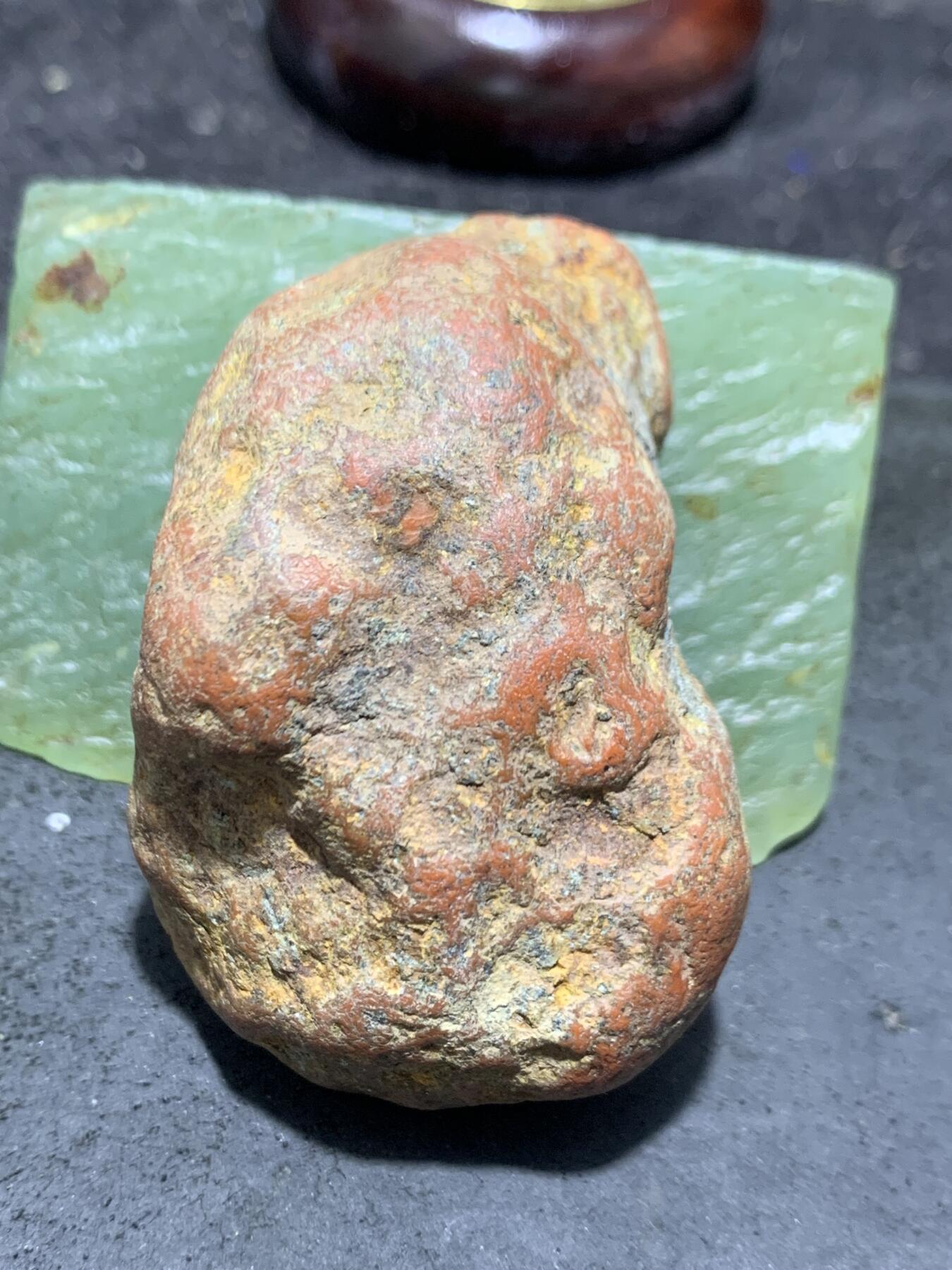 精美荔枝冻红皮南红玛瑙开窗料原石一颗