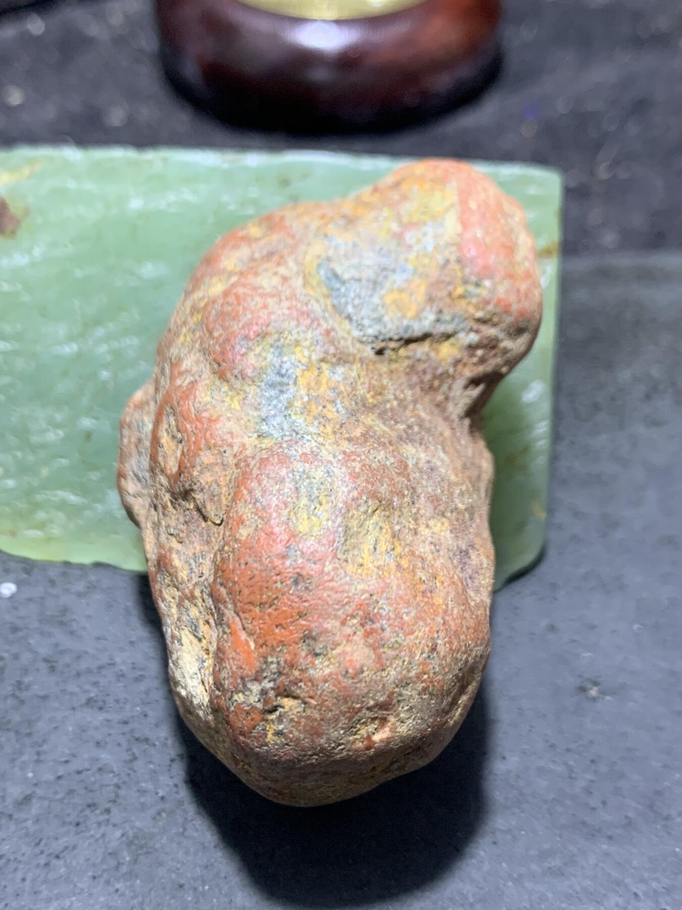 精美荔枝冻红皮南红玛瑙开窗料原石一颗