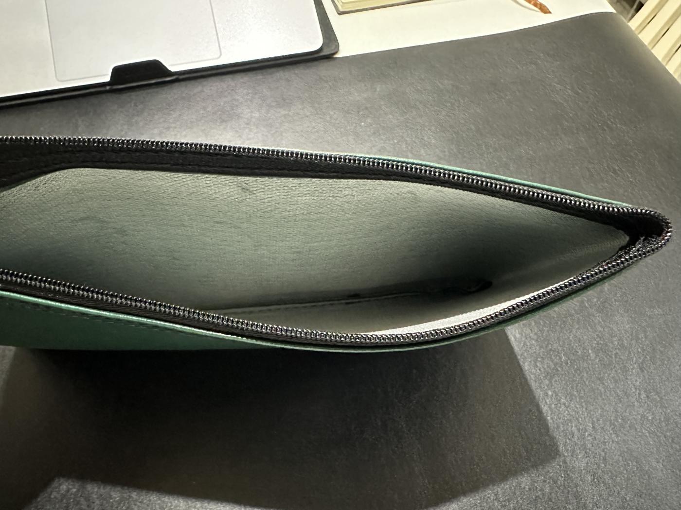 《外钞收藏家》第三百六十七期 两本德国灯塔原装进口 纸币收藏册适合放裸币+ PMG绿色皮革 评级钞保护收纳三个一起 全新