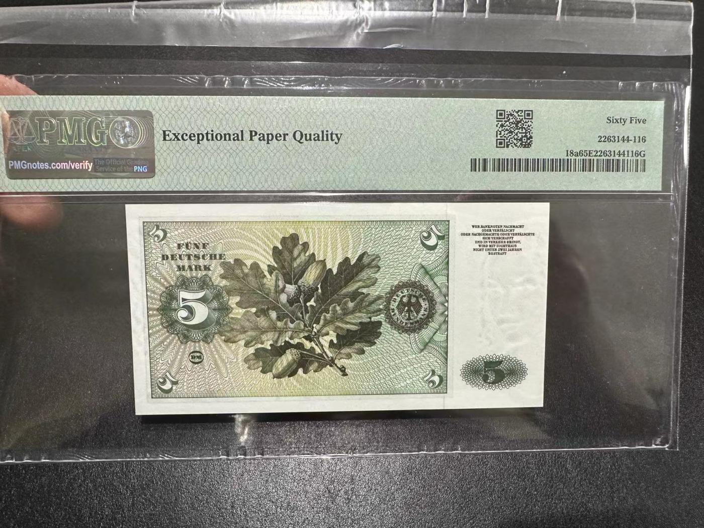 《外钞收藏家》第三百六十七期 1960年德国5马克 无47 PMG65 尾8