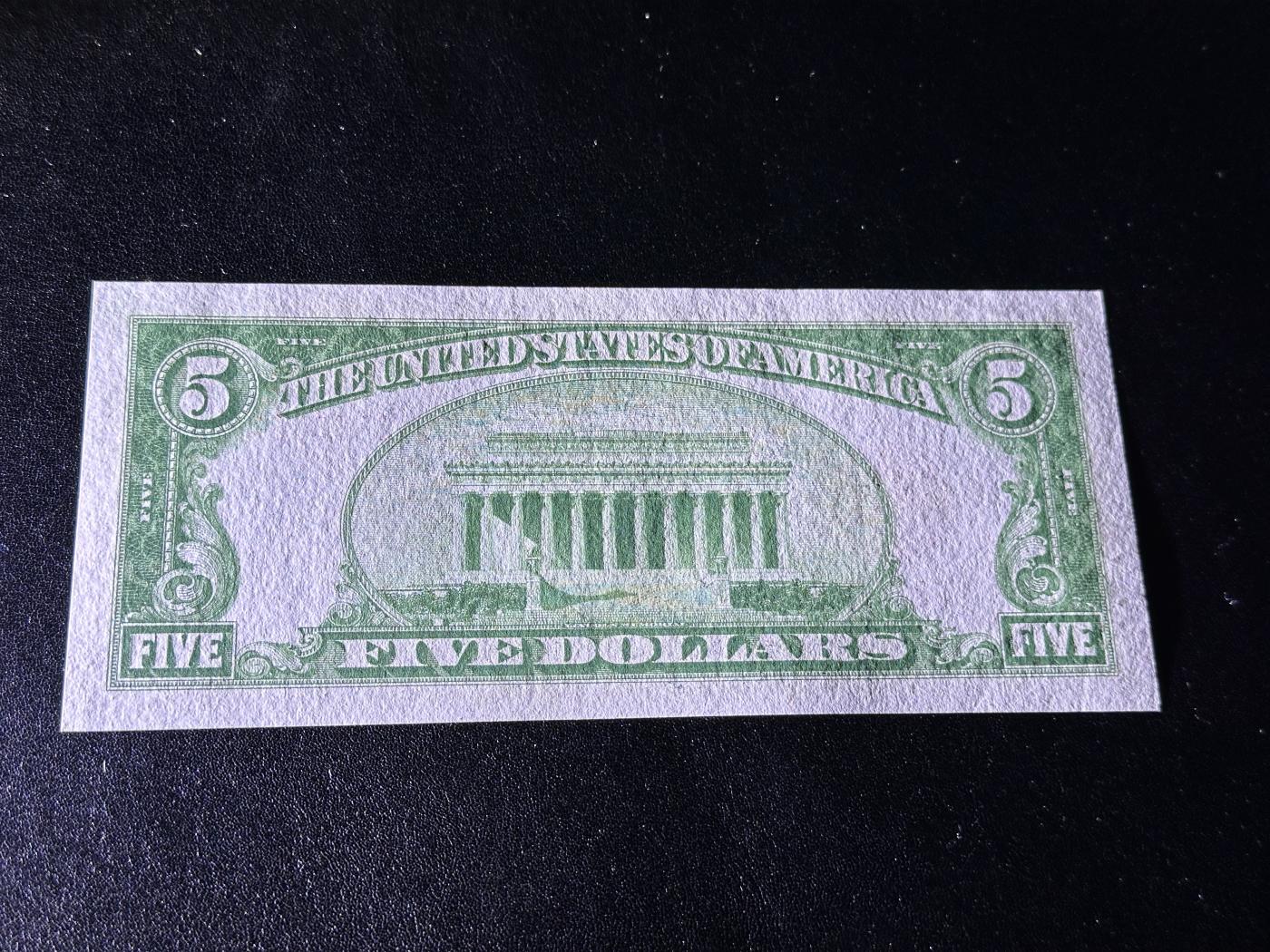 《外钞收藏家》第三百六十七期 1928年美国5美元 红库印 疑似有折 品相如图