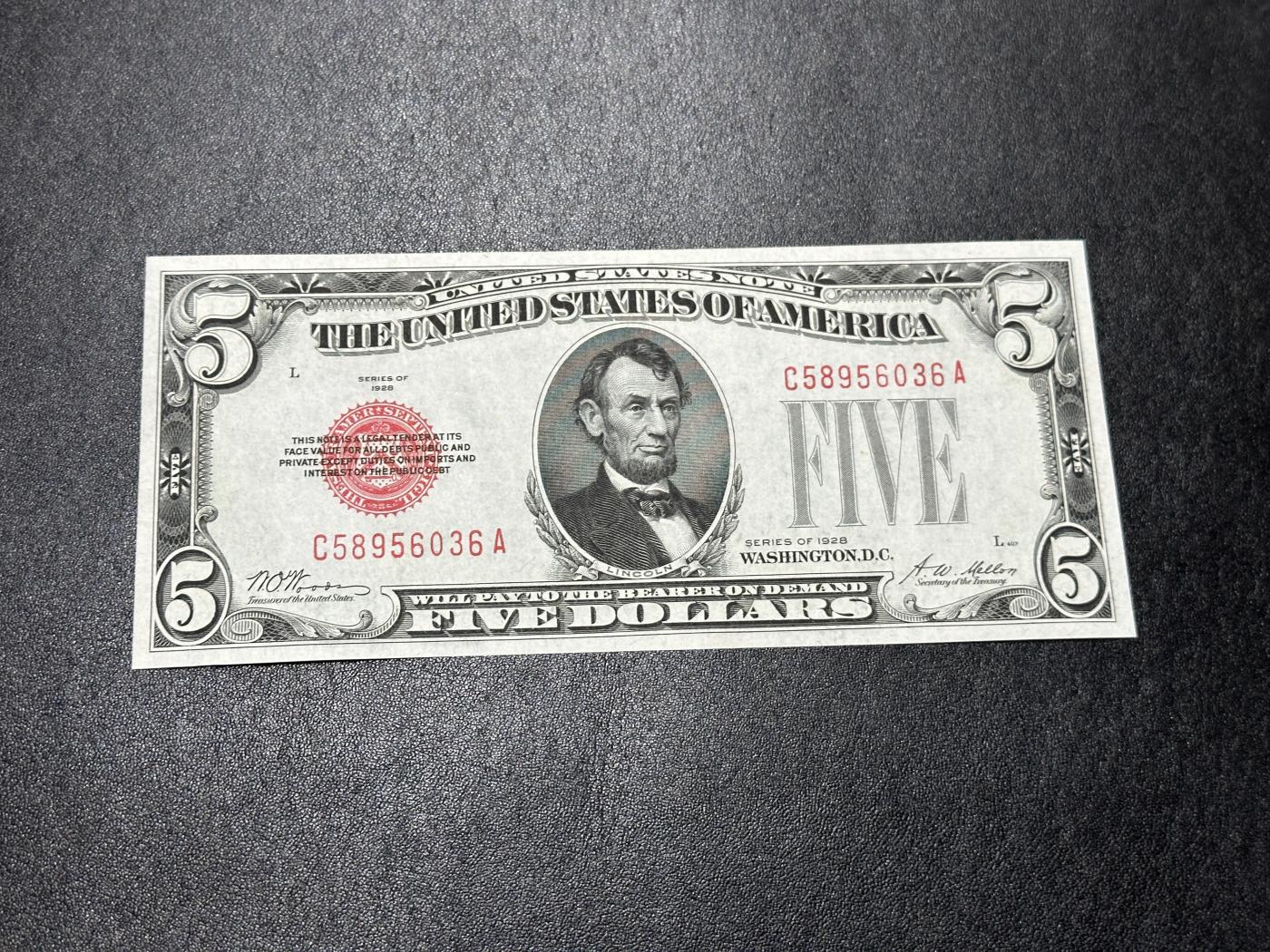 《外钞收藏家》第三百六十七期 1928年美国5美元 红库印 疑似有折 品相如图