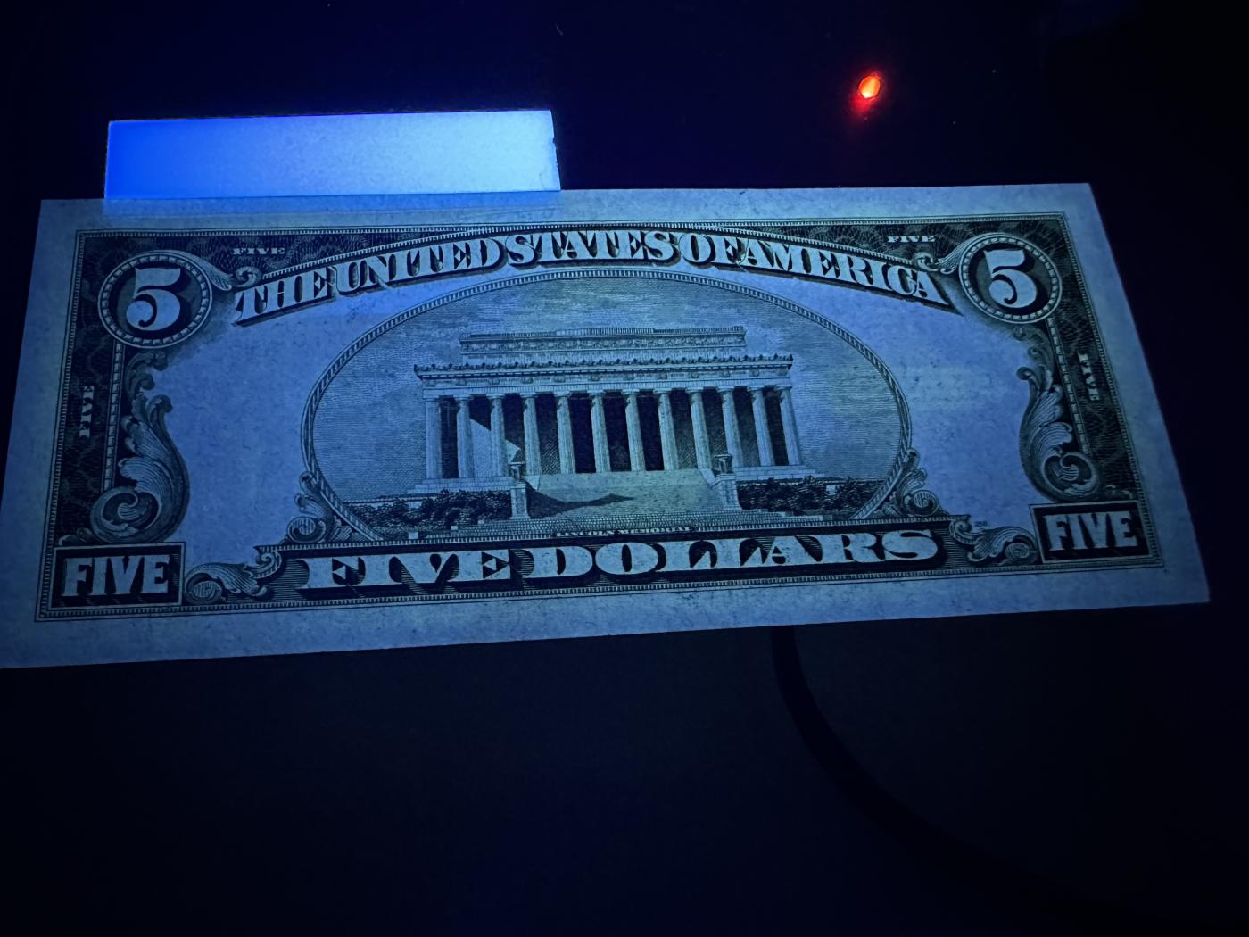 《外钞收藏家》第三百六十七期 1928年美国5美元 红库印 疑似有折 品相如图