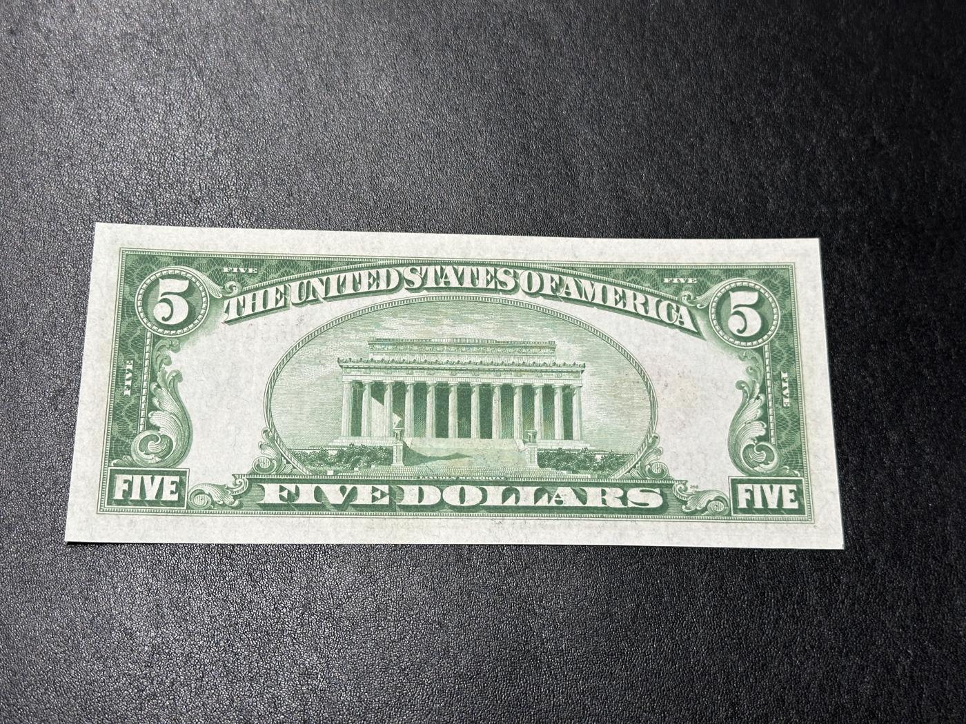 《外钞收藏家》第三百六十七期 1928年美国5美元 红库印 疑似有折 品相如图