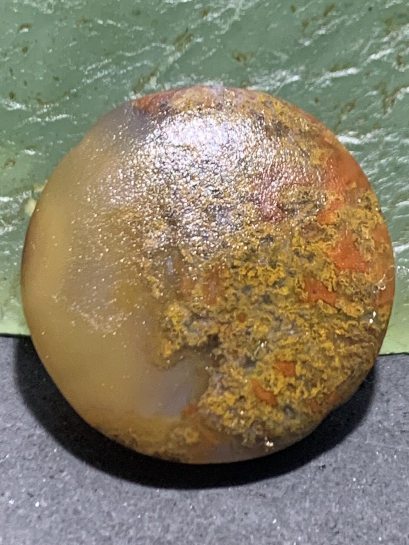 精美亚光高润度冻料草花纹战国红玛瑙手工俏色巧雕鲤鱼出水板珠（背云）一个
