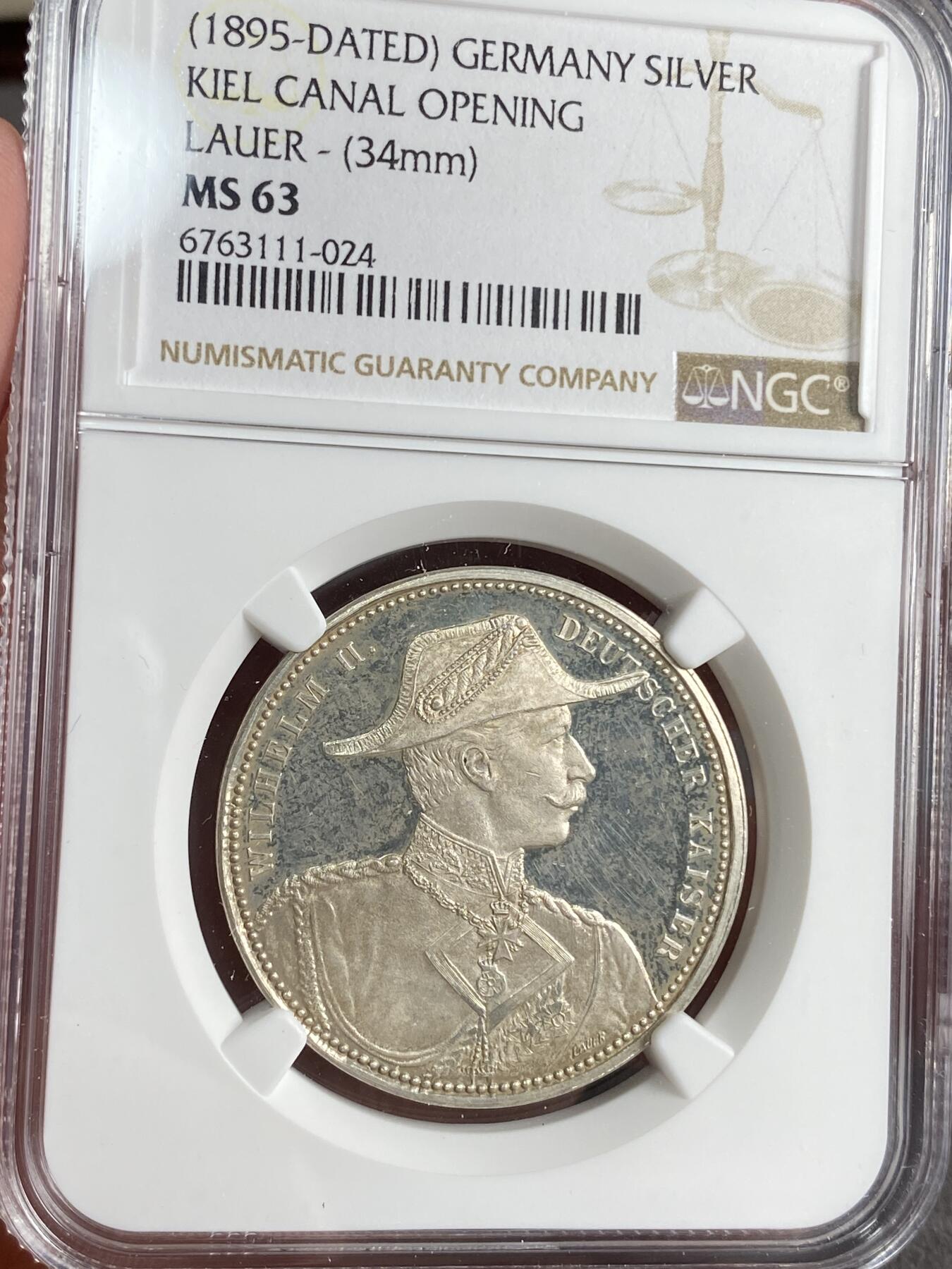 万国钱币拍卖第025期（槐月至·百币艳） NGC MS63 1895年德国基尔运河通航纪念银章 喷砂浮雕镜面精致 这个版本的大型银章已经不是普通藏家可以轻易拿下的了 所以小型绝对入藏首选