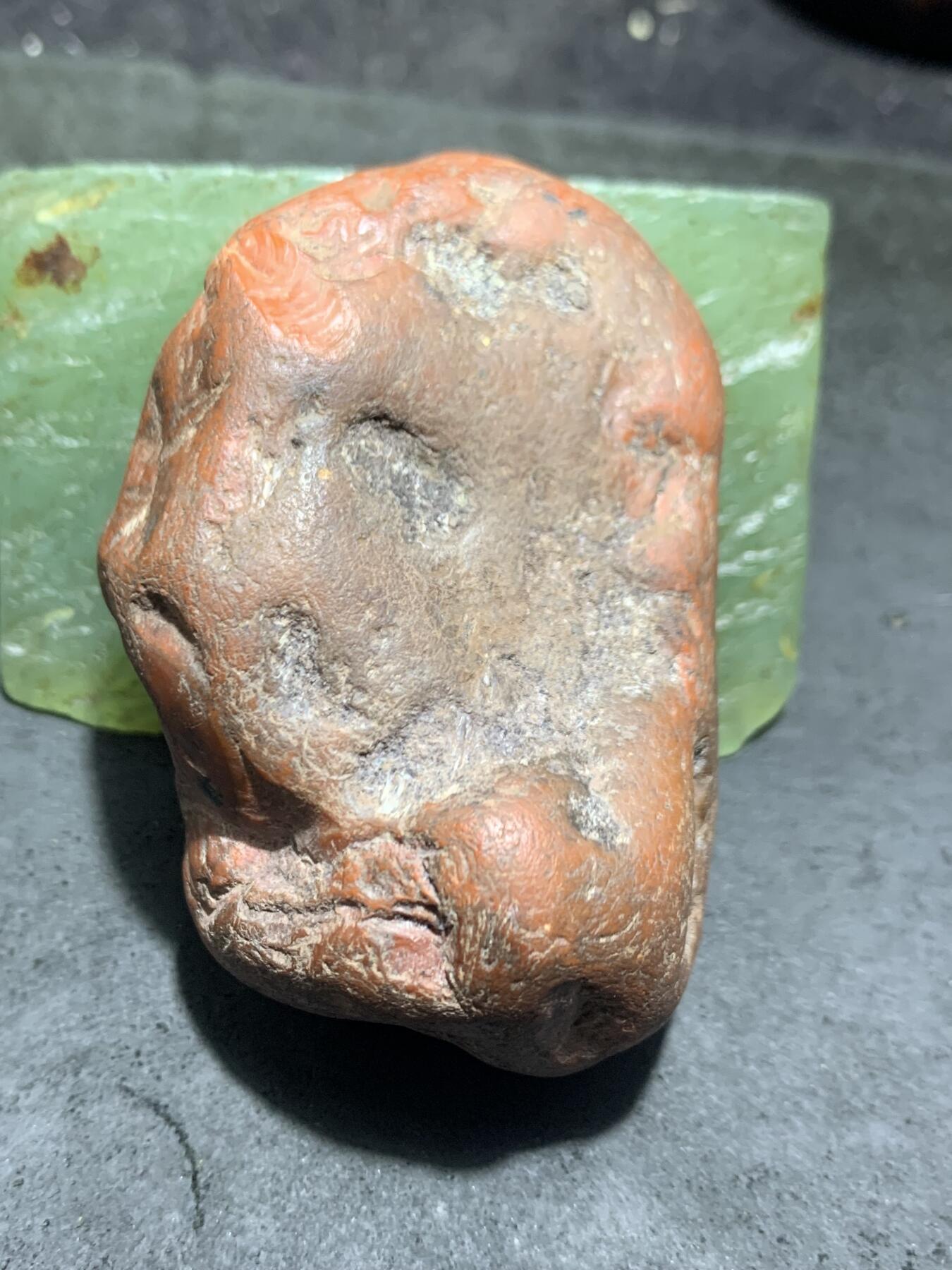 精美红皮南红玛瑙开窗料原石一颗