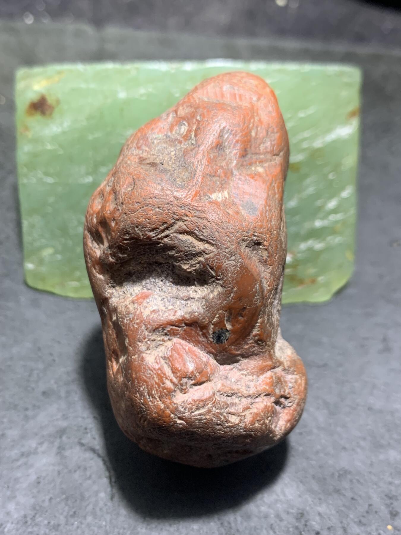 精美红皮南红玛瑙开窗料原石一颗