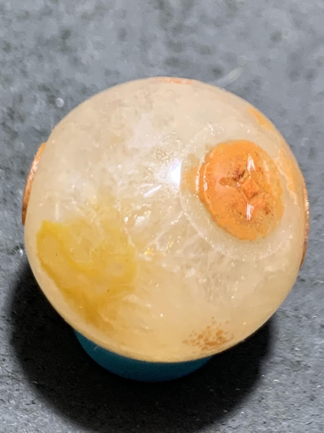 精美冰飘战国红玛瑙手工俏色巧雕钱币圆珠一个，