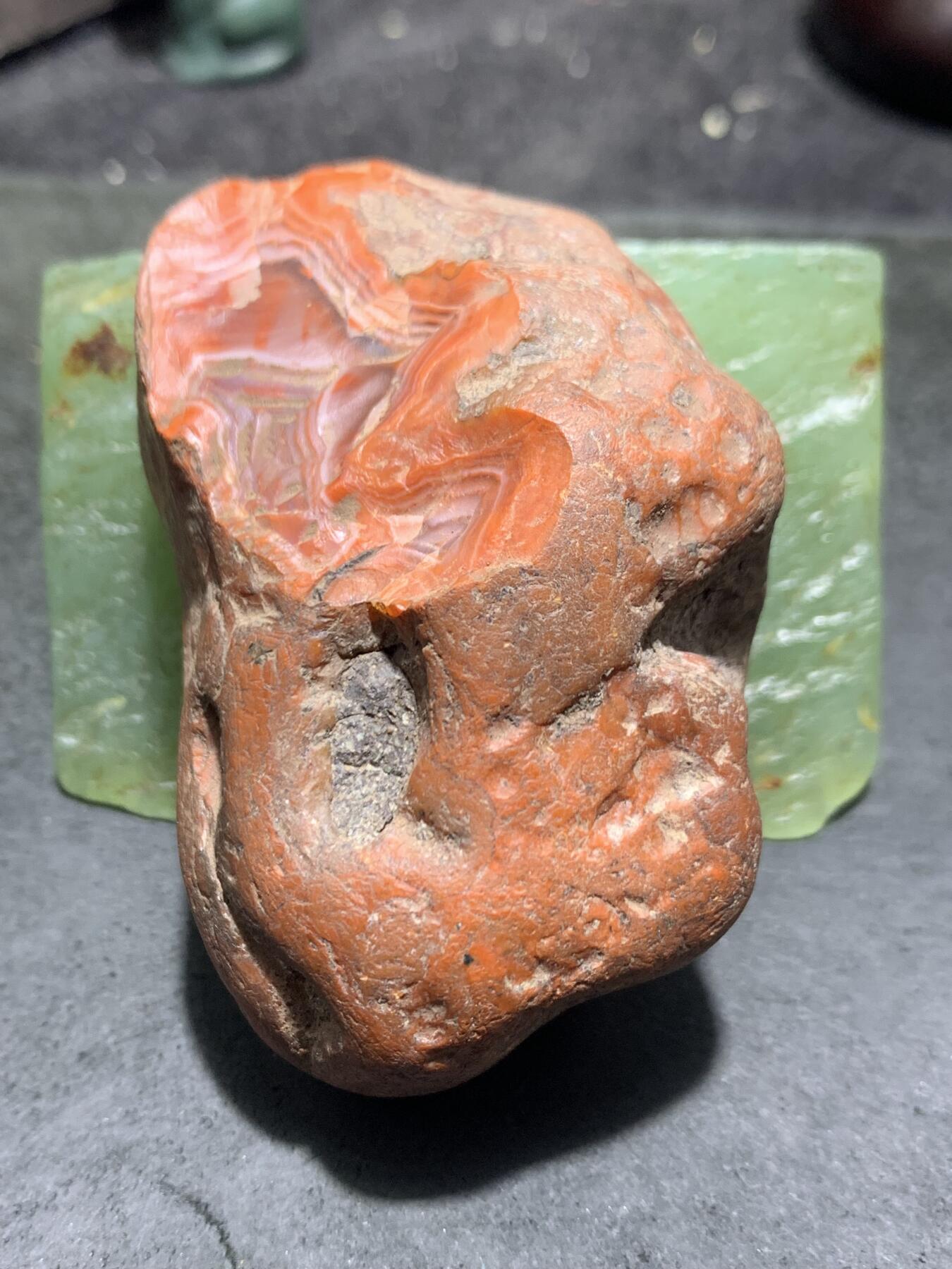 精美红皮南红玛瑙开窗料原石一颗