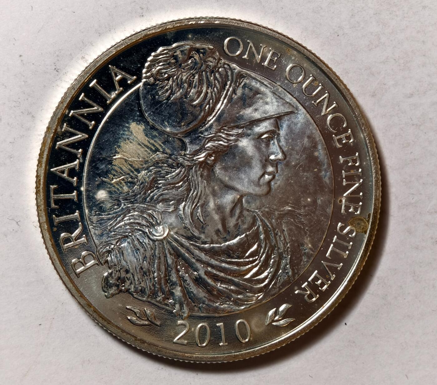 紫瑗钱币——第346期拍卖 英国 2010年 不列颠女神 2磅 1盎司 31.1克 0.999银 UNC