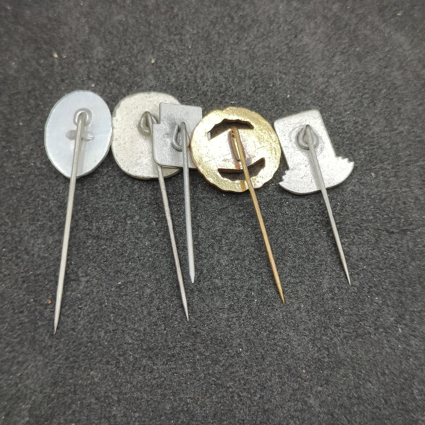 全场0元起拍 第155期 咸鱼国勋章拍卖专场 5月12日（周日）下午6：00开始 东德徽章五个