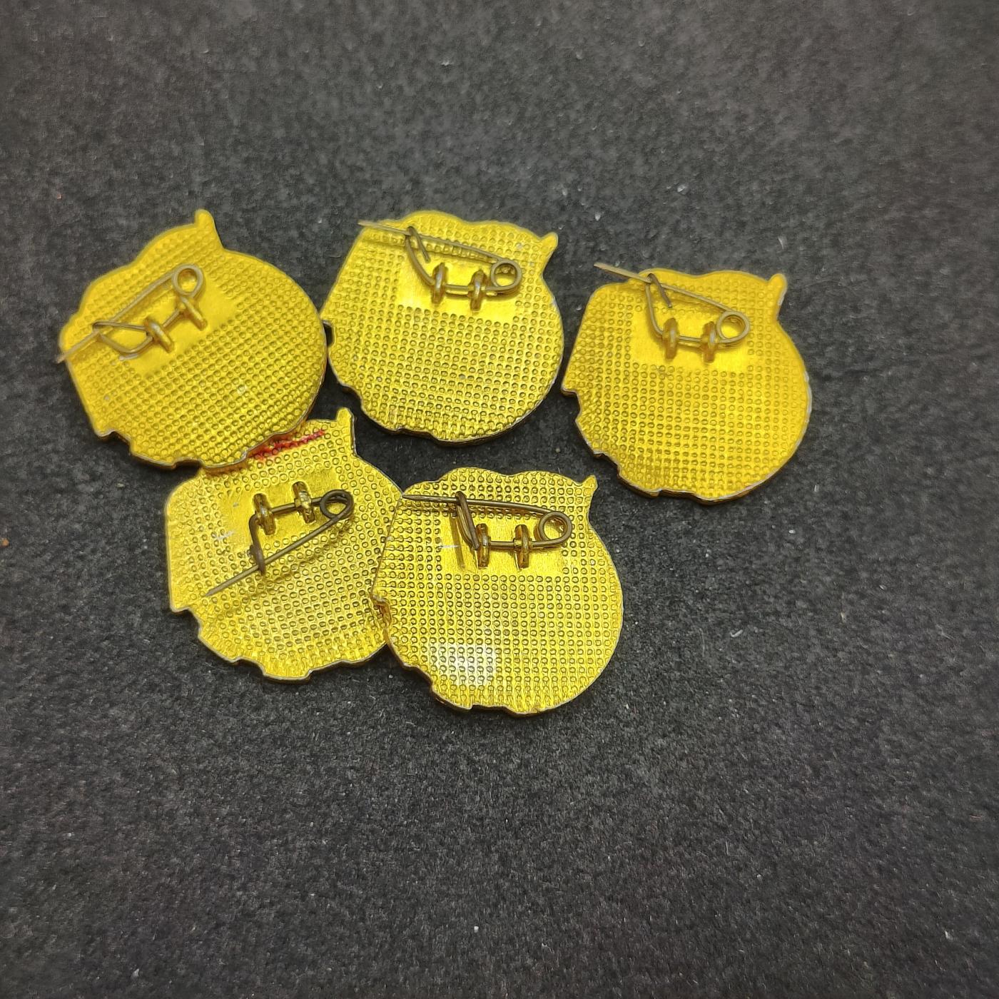 全场0元起拍 第155期 咸鱼国勋章拍卖专场 5月12日（周日）下午6：00开始 共青团徽章五个