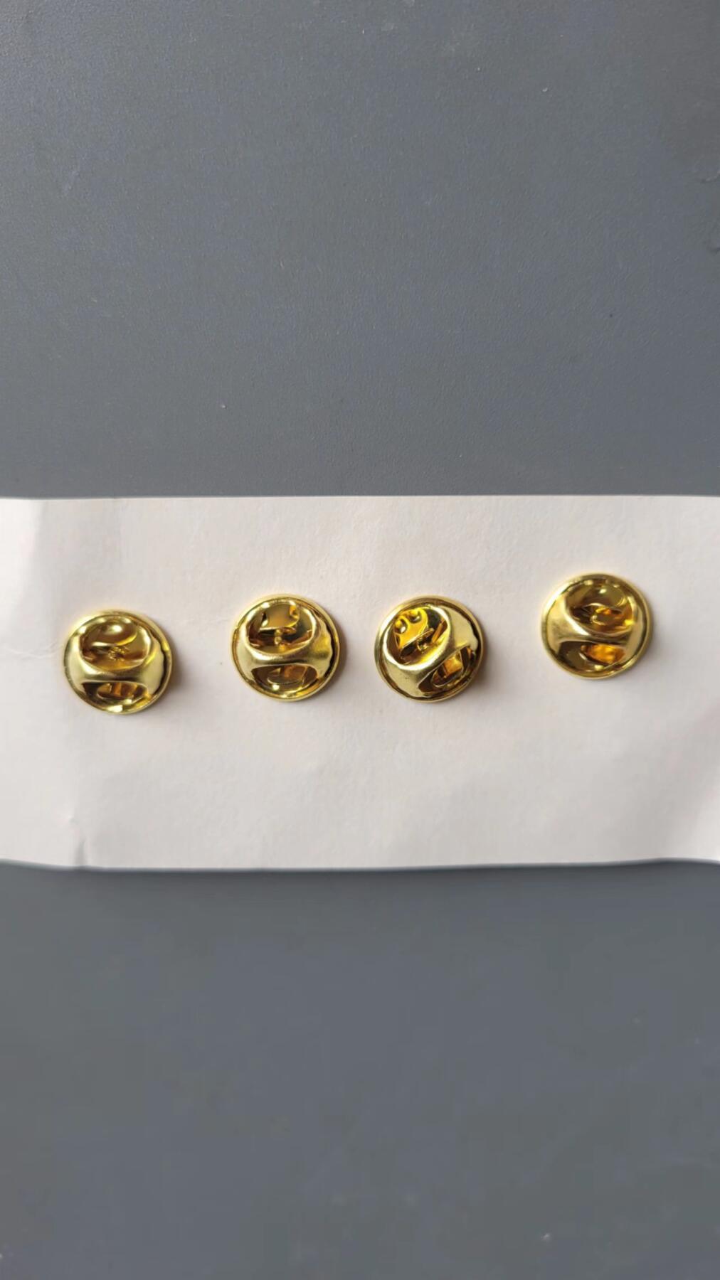 嘉宝良覃世界勋赏第2期拍卖 台湾商科领章一组