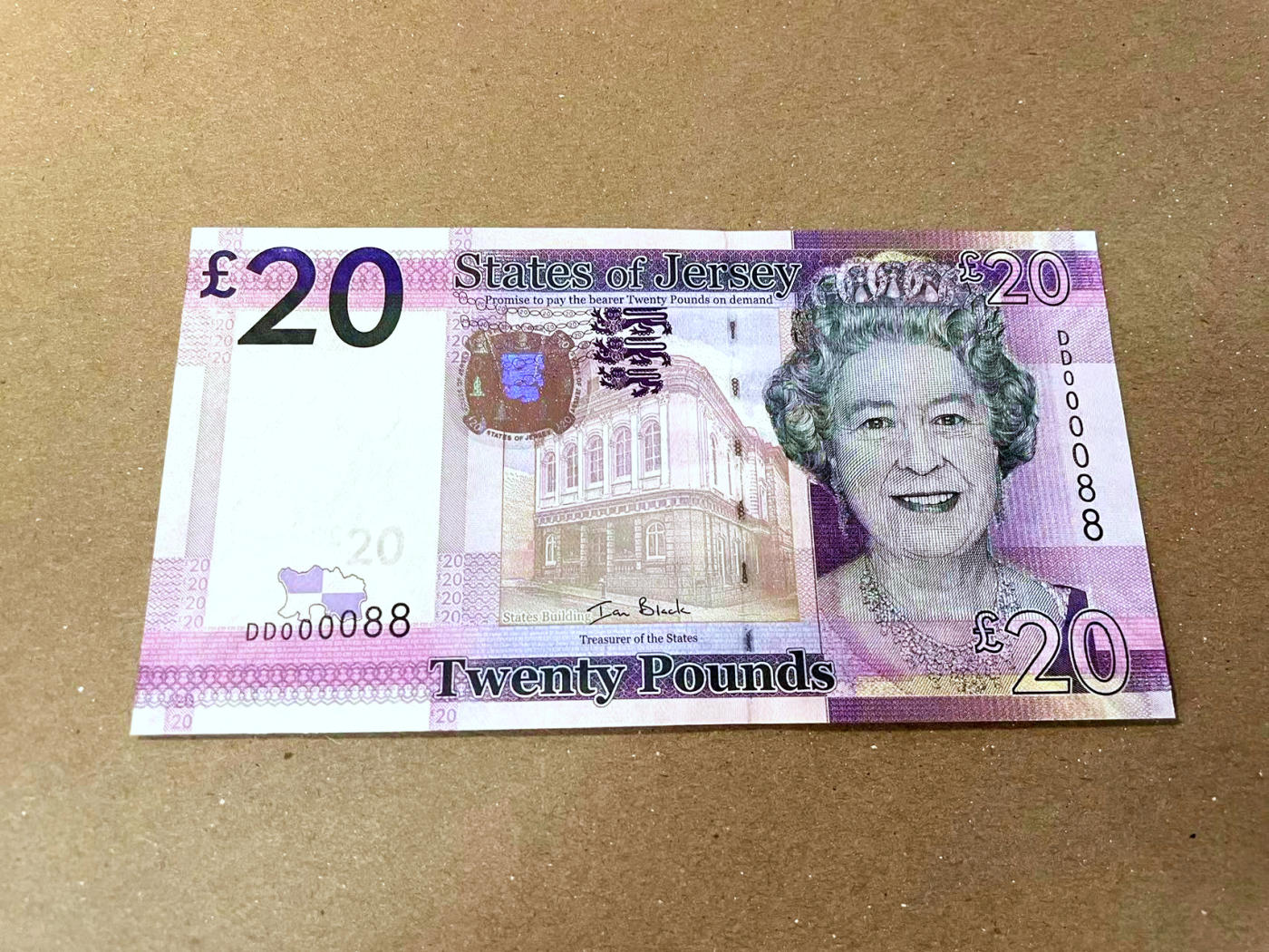 【Blue Auction】✨世界纸币精拍第473期【精】 【88超小号 倒置号 少见】泽西 2010年20镑 女王 全新UNC