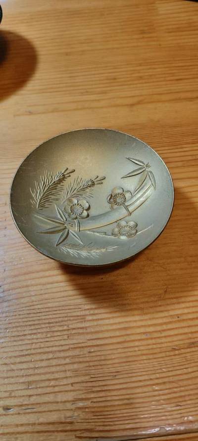 5.11章牌杂件拍卖 - 日本竹子梅花镀24k金纪念盅 直径63mm重66.85g