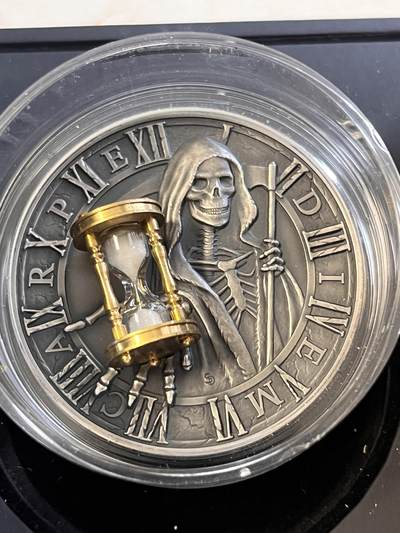 【海寕潮】拍卖第109期 - 【海寧潮】纽埃2018年死神骷髅镶嵌沙漏2盎司仿古纪念银币原价3800元