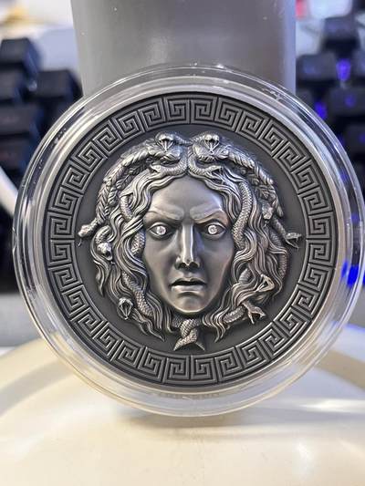 【海寕潮】拍卖第109期 - 【海寧潮】喀麦隆2019年蛇发女妖美杜莎3盎司高浮雕镶嵌钻银币原价6500元