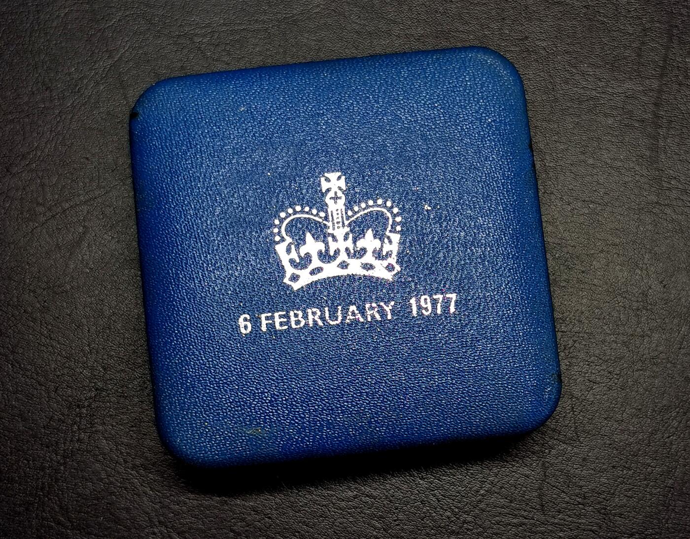 凡希社世界钱币微拍第二百六十八期 1977英国伊丽莎白加冕25周年纪念银币PCGS-PR69DCAM附原盒！