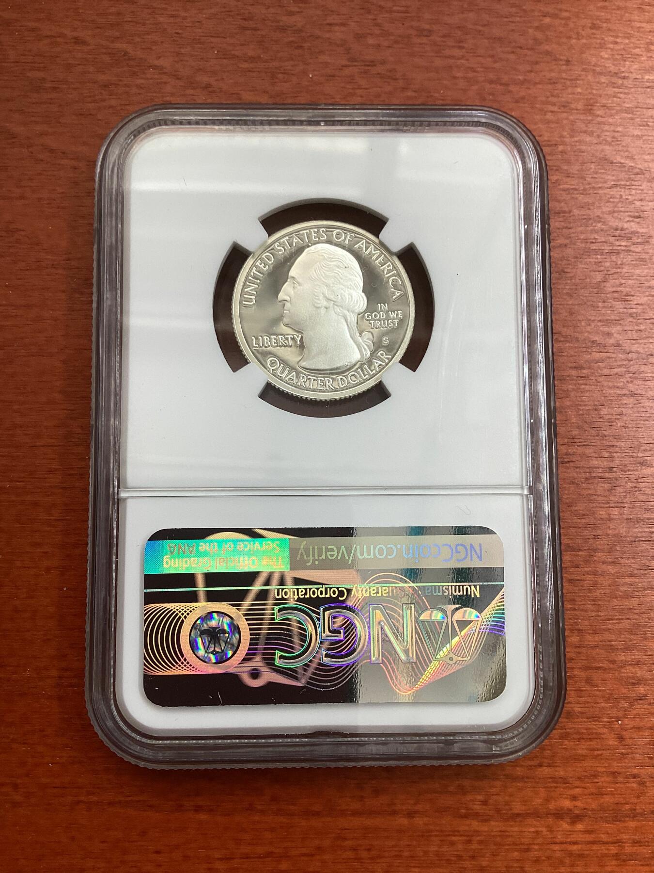 长老汇龙年精选第四场 2018 S 美国坎伯兰岛25美分精制银币，NGC PF70UC，首日标