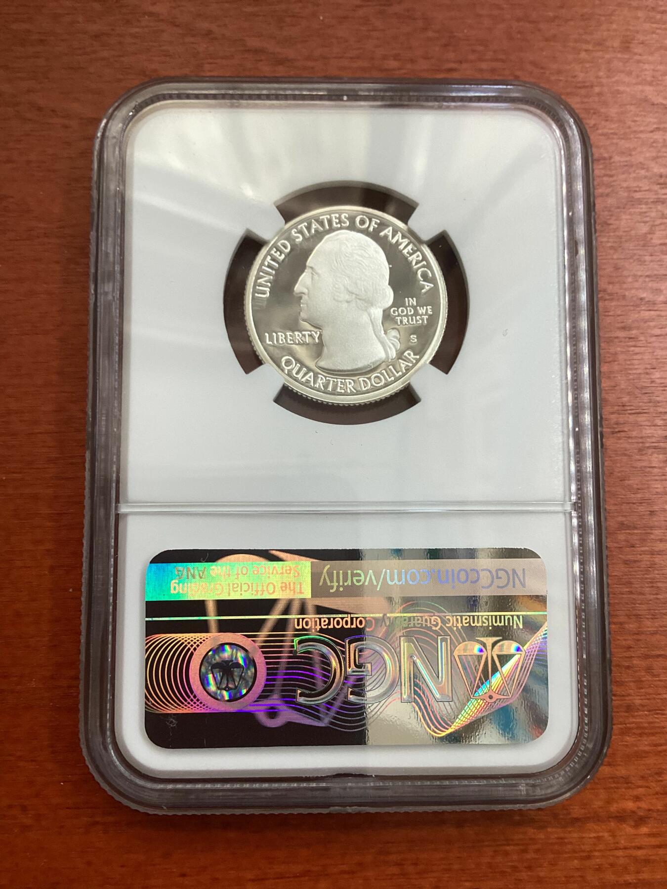 长老汇龙年精选第四场 2018 S 美国皮克彻罗克斯25美分精制银币，NGC PF70UC，首日标