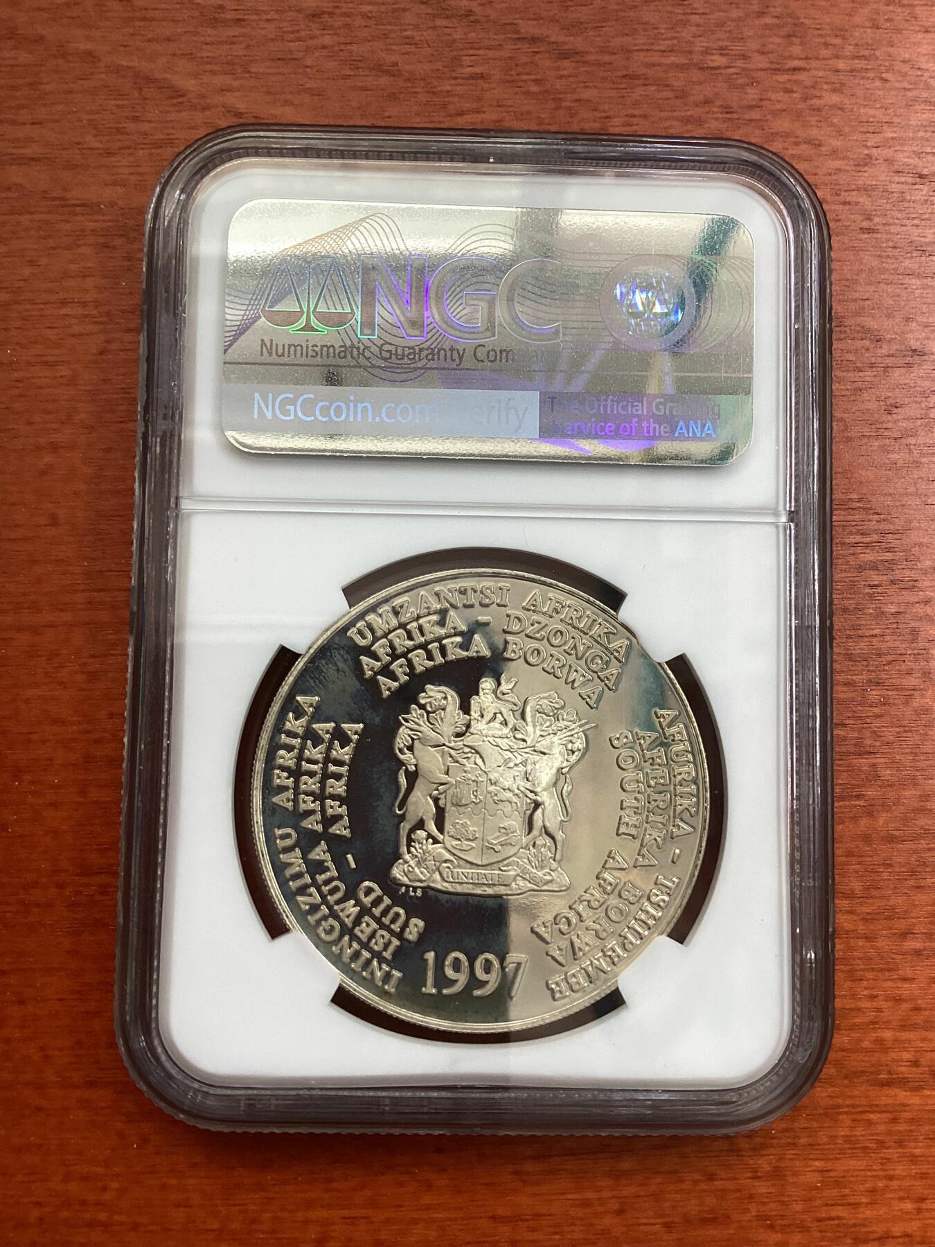 长老汇龙年精选第四场 1997 南非克尼斯纳海马2朗德精制银币，NGC PF67UC，发行量3000枚