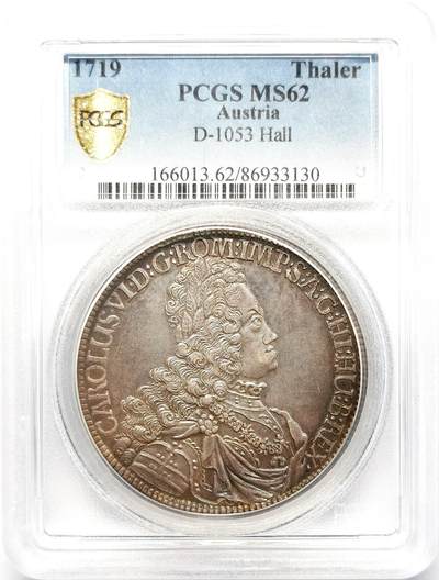 凡希社世界钱币微拍第二百六十八期 - 荐！1719神罗卡尔六世戎装波浪卷泰勒大银PCGS-MS62，中度灰彩，侧光下包浆绚丽，精美而富于质感，P冠军分！