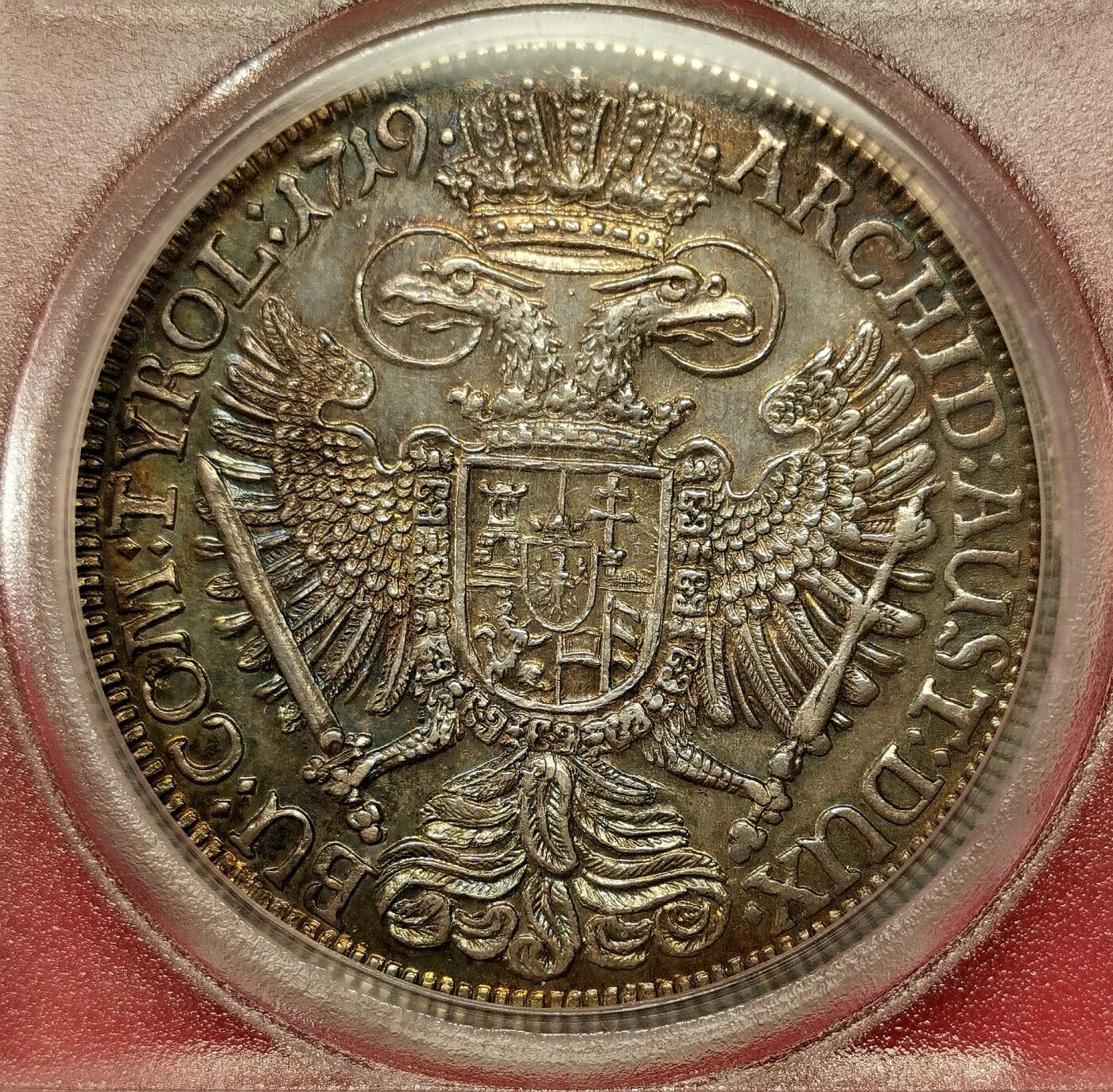 凡希社世界钱币微拍第二百六十八期 荐！1719神罗卡尔六世戎装波浪卷泰勒大银PCGS-MS62，中度灰彩，侧光下包浆绚丽，精美而富于质感，P冠军分！