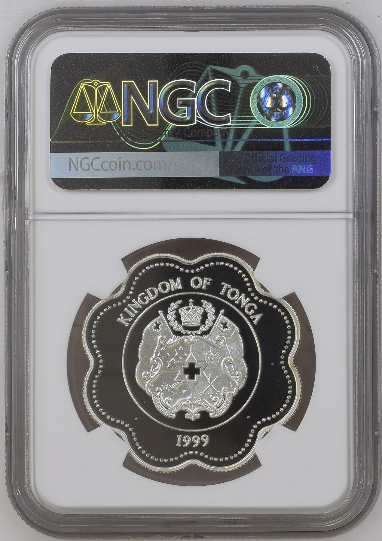长老汇龙年精选第四场 1999 汤加千禧年1潘加梅花形精制银币，NGC PF69UC，五枚冠军分之一