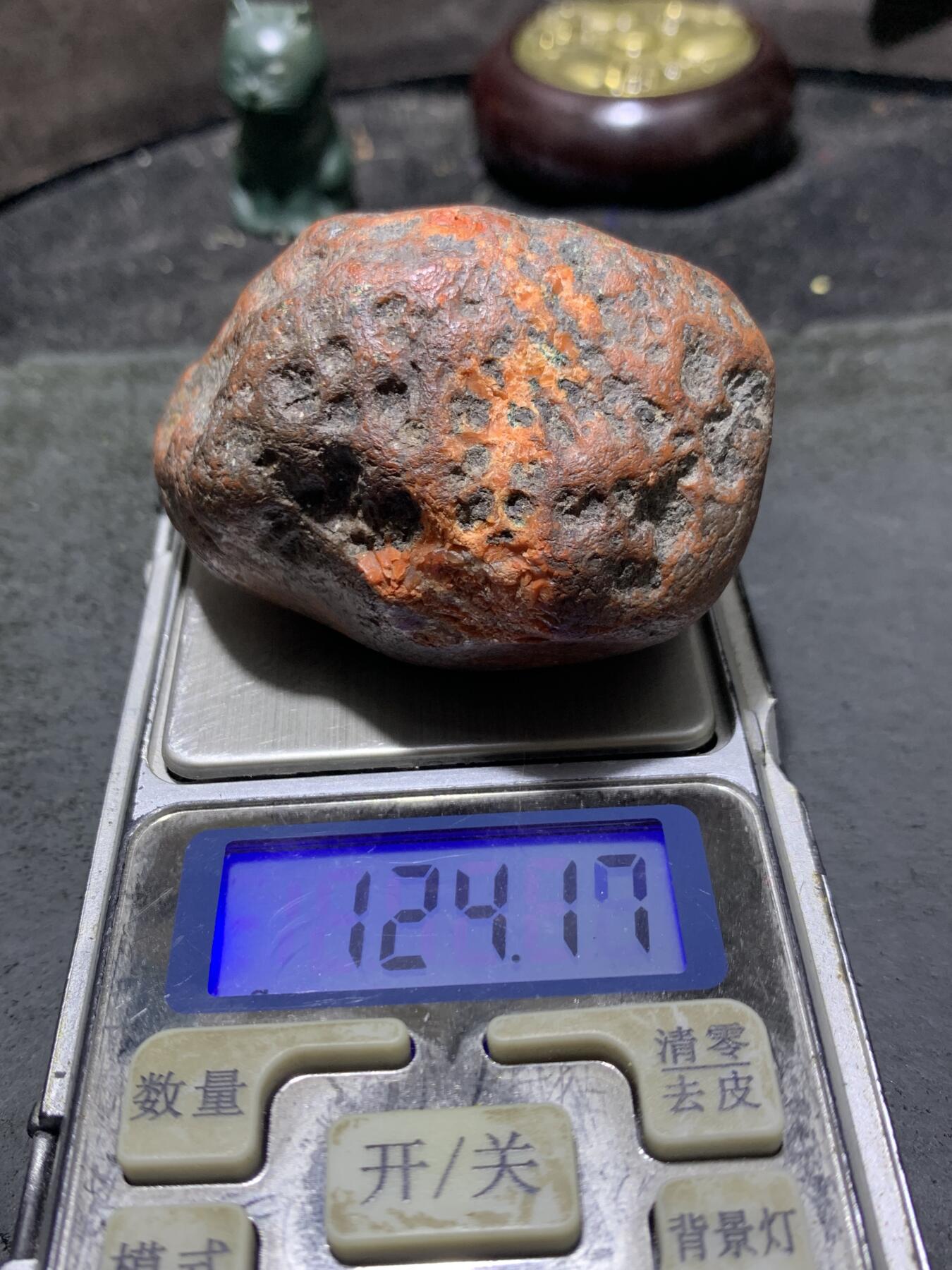 精美红皮开窗料红白双色南红玛瑙原石一颗，