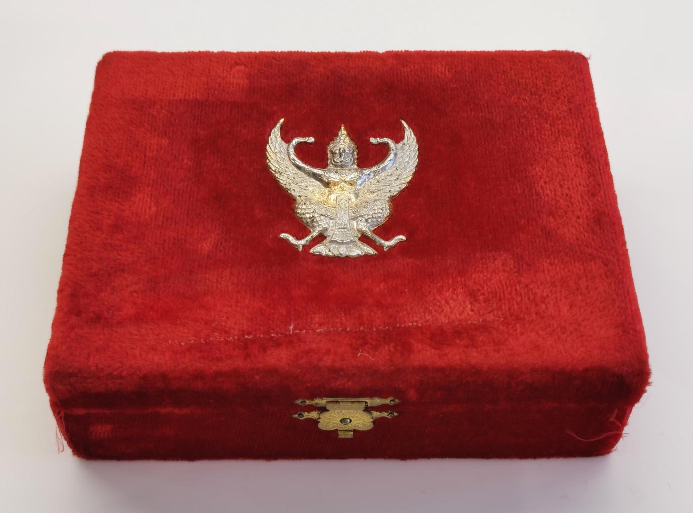 【麦稀奇世界钱币展】博洋堂“流萤染夏”六月精品专场暨第081期（全场包邮） 泰国白象勋章（大军官级），镀金纯银珐琅，126克、原盒装，原盒大绶带。带说明书的第一次见。少见高价品种、市价2-3千元