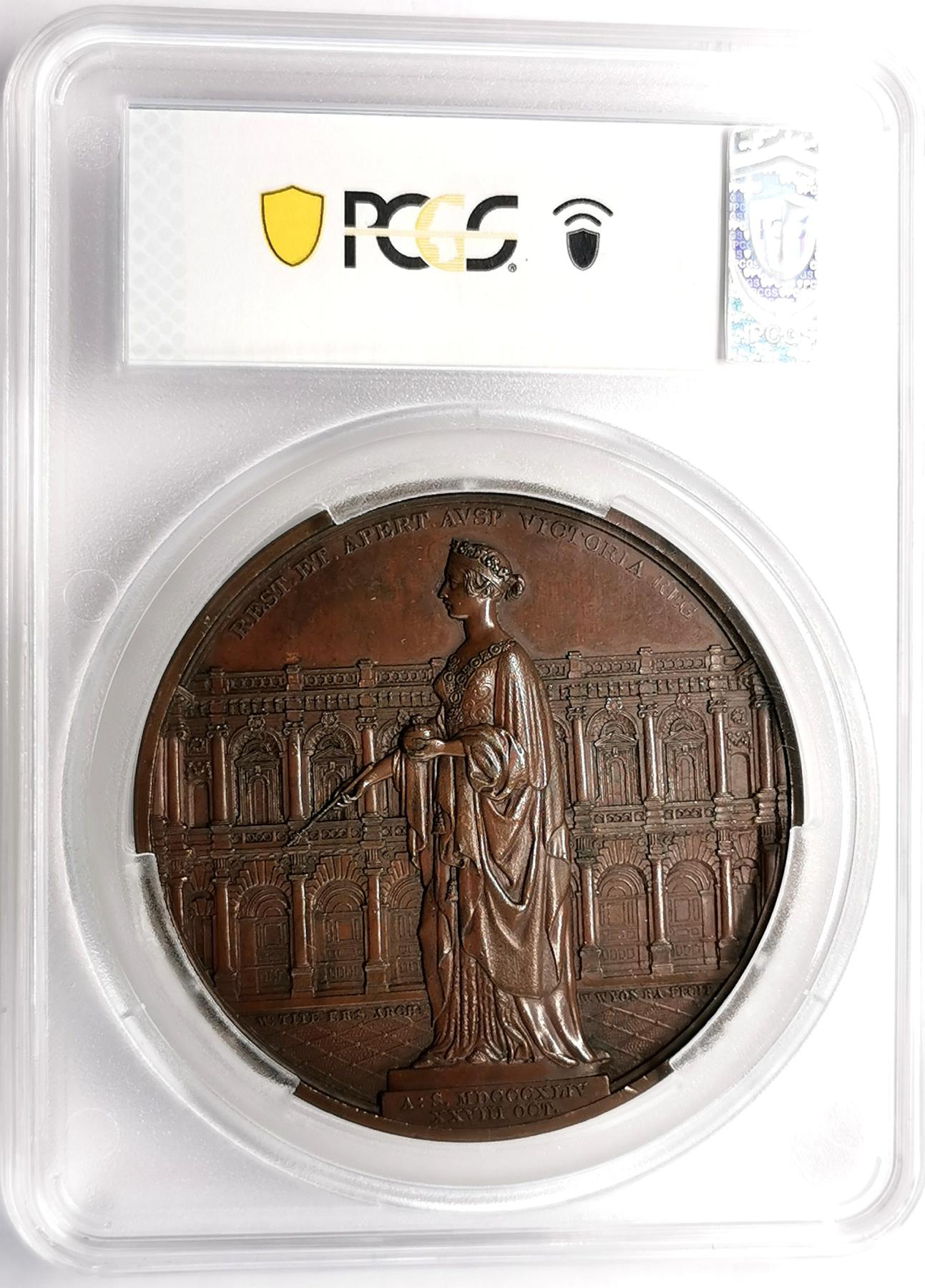 凡希社世界钱币微拍第二百六十八期 1844英国皇家伦敦交易所大型纪念铜章PCGS-SP63，章面为“劣币驱逐良币”理论的创立者—托马斯格雷欣，章背以交易所建筑为背景的维多利亚雕像。威廉怀恩雕模设计，铜色古朴，稀见品种！