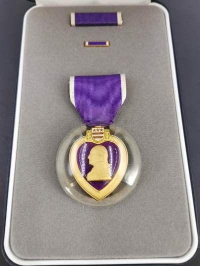 老王徽章第三十九期 - 美国紫心勋章   原盒带略和珐琅略，大全套