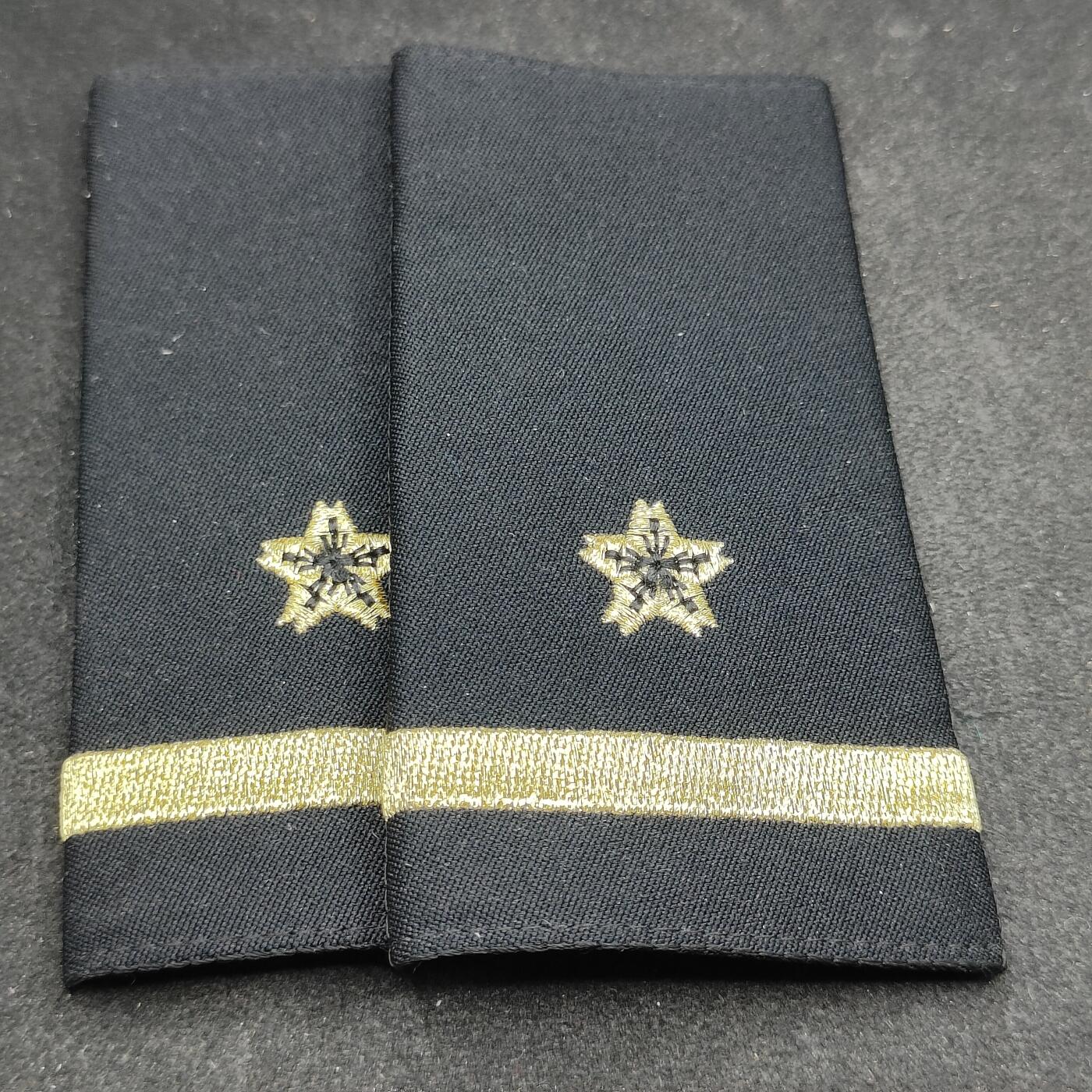 全场0元起拍 第156期 咸鱼国勋章拍卖专场 5月15日（周三）下午6：00开始 日本海自肩章一对