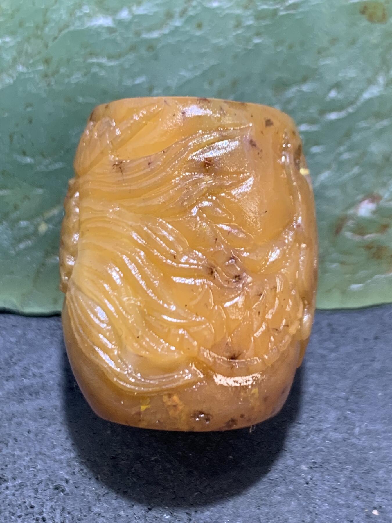 精美亚光战国红玛瑙手工俏色巧雕龙戏珠桶珠一颗
