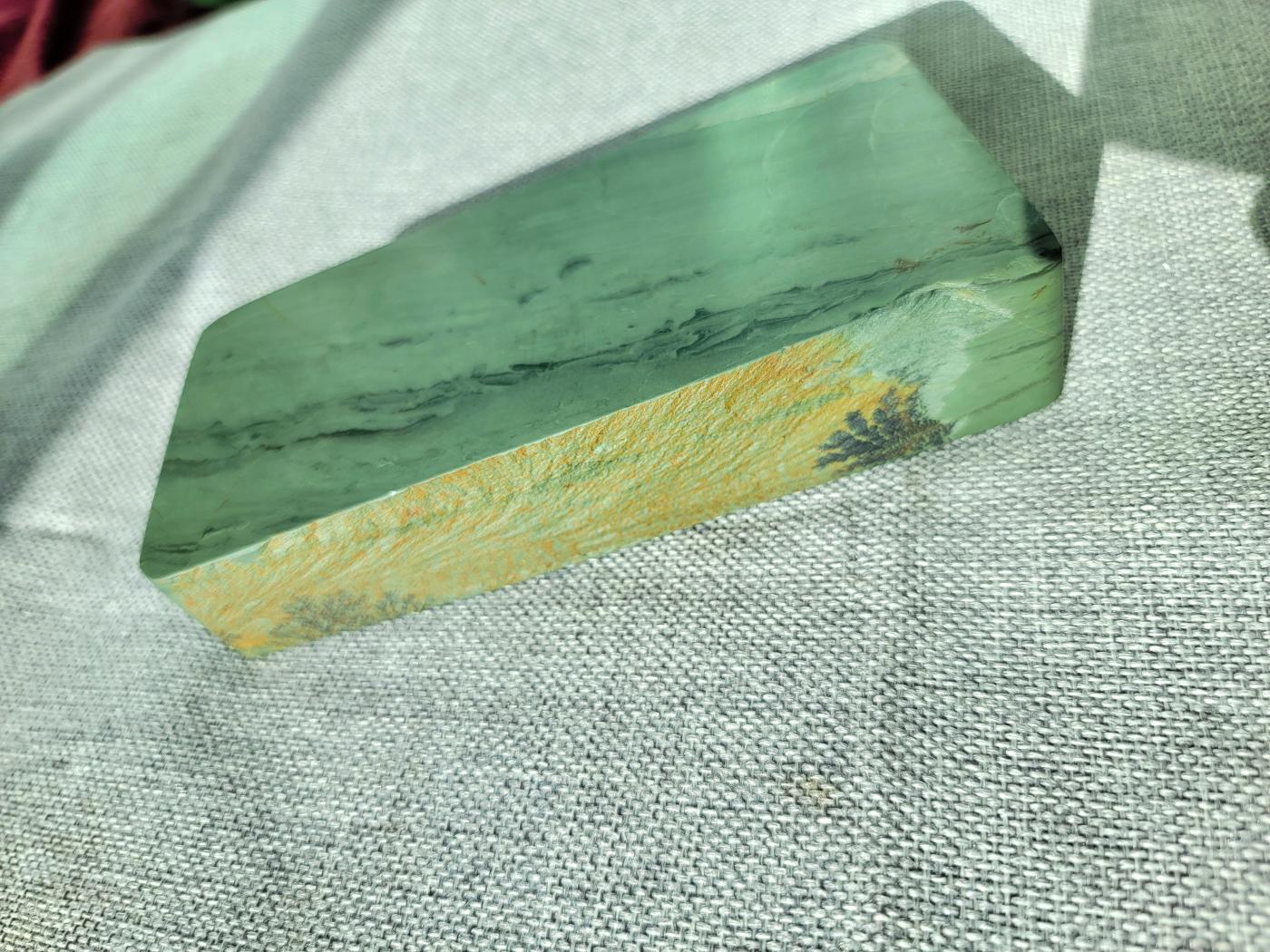 老坑洮砚砚板，带石皮，石质细腻油润，发磨一流。