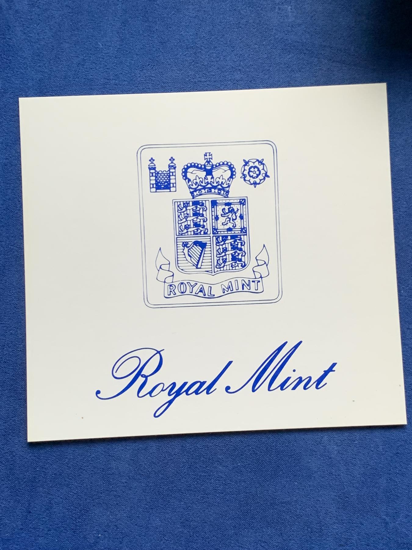 《竞宝斋》第267场- 周日，周一  2场连拍 （全场包邮） 瓦鲁图1983英皇厂官方套币