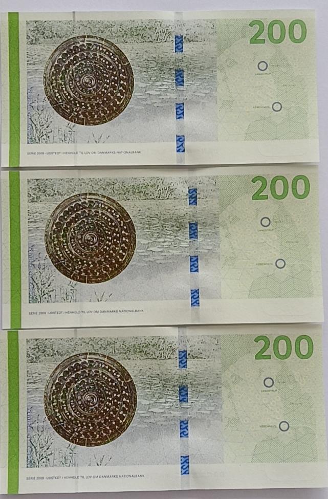精品钱币第28场 全新unc丹麦200克朗3种不同签名！