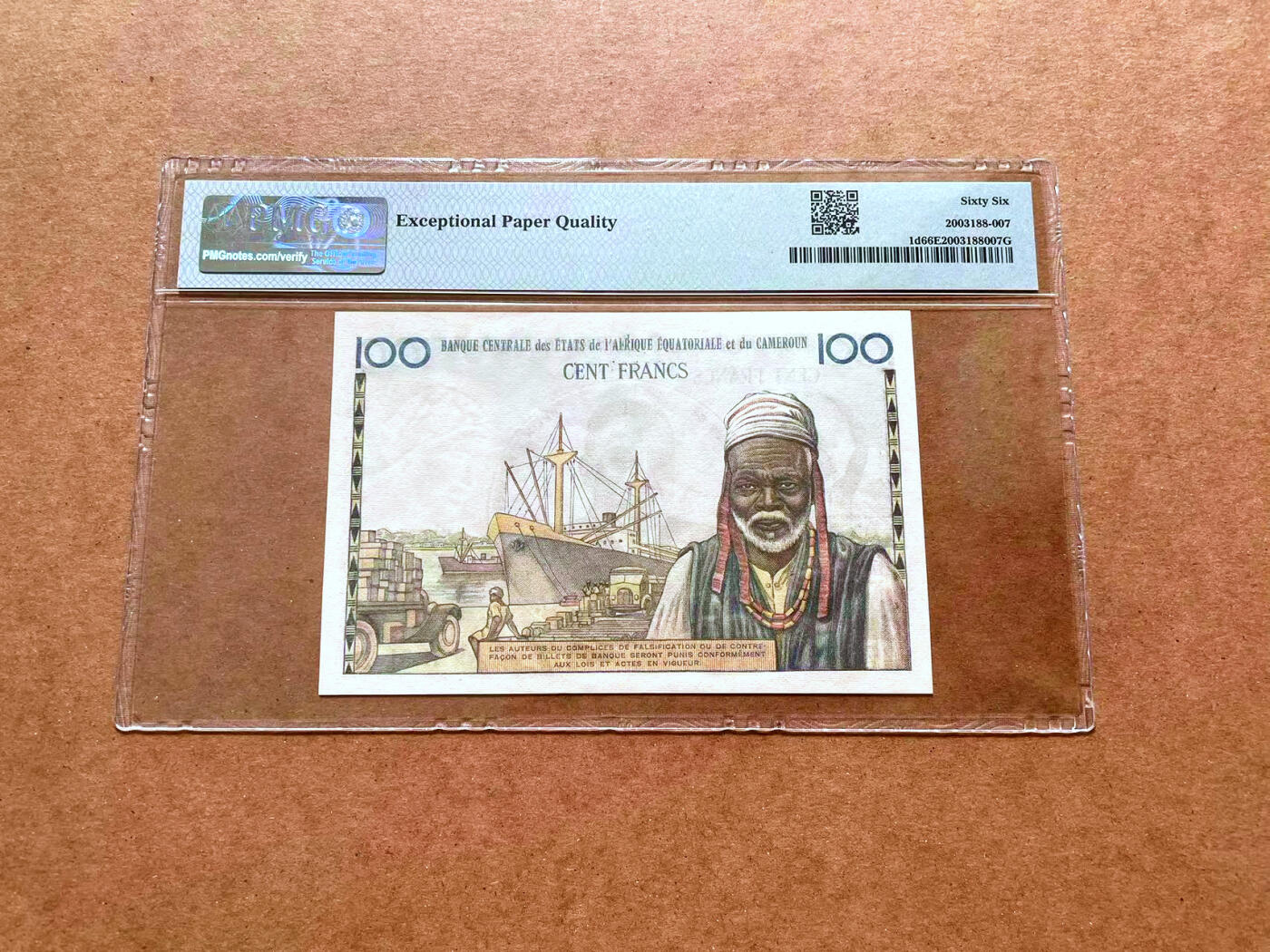 【Blue Auction】✨世界纸币精拍第475期【精】 【珍品 p1 唯一冠军分&唯一记录 加蓬版筋票 区别于p2】法属赤道非洲 1961-62年100法郎 PMG66EPQ如此绝的品相一票难求 设计精美 正面人物系首位法属殖民地黑人总督费利克斯·埃布埃，任内曾建议戴高乐将军鼓励法国殖民地人民参加反法西斯斗争，并促成法属赤道非洲、乍得及喀麦隆接受戴高乐的领导，去世后被移入贤人祠。