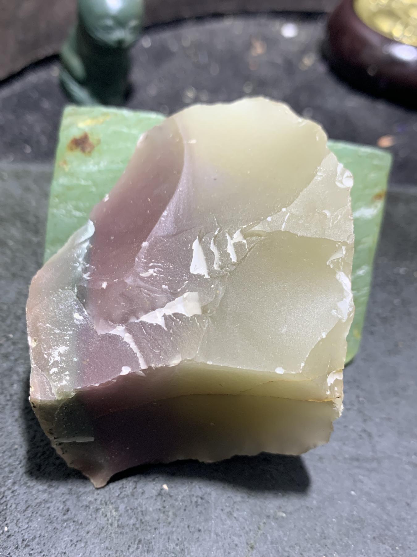 精美紫绿玛瑙明料原石一块