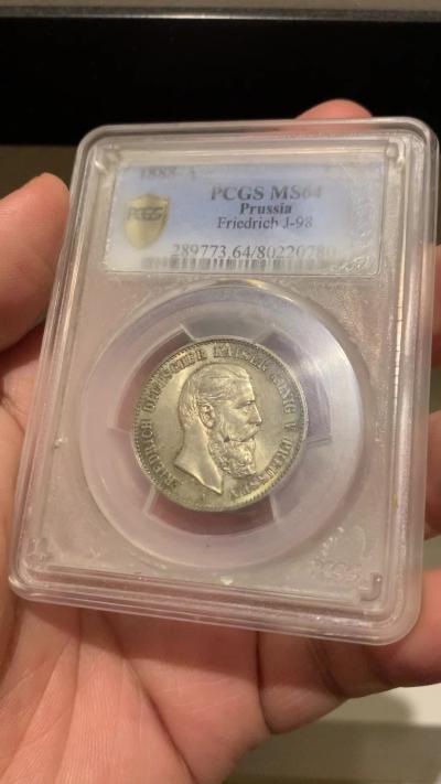 《竞宝斋》第268场- 周日，周一  2场连拍 （全场包邮） PCGS MS64 德国 1888年 普鲁士 弗里德里希皇帝 2马克银币 老包浆 盒子表面模糊了