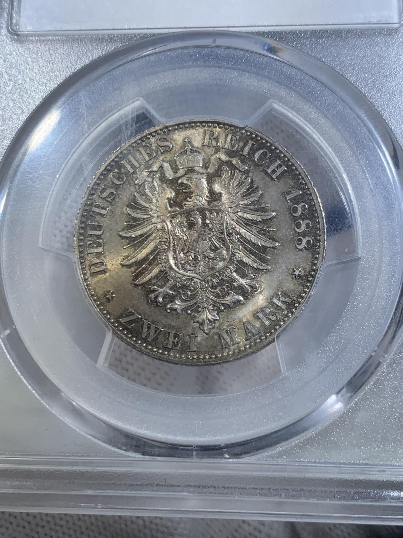 《竞宝斋》第268场- 周日，周一  2场连拍 （全场包邮） PCGS MS64 德国 1888年 普鲁士 弗里德里希皇帝 2马克银币 老包浆 盒子表面模糊了