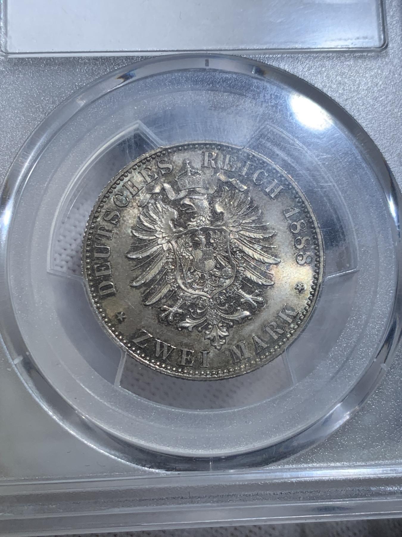 《竞宝斋》第268场- 周日，周一  2场连拍 （全场包邮） PCGS MS64 德国 1888年 普鲁士 弗里德里希皇帝 2马克银币 老包浆 盒子表面模糊了