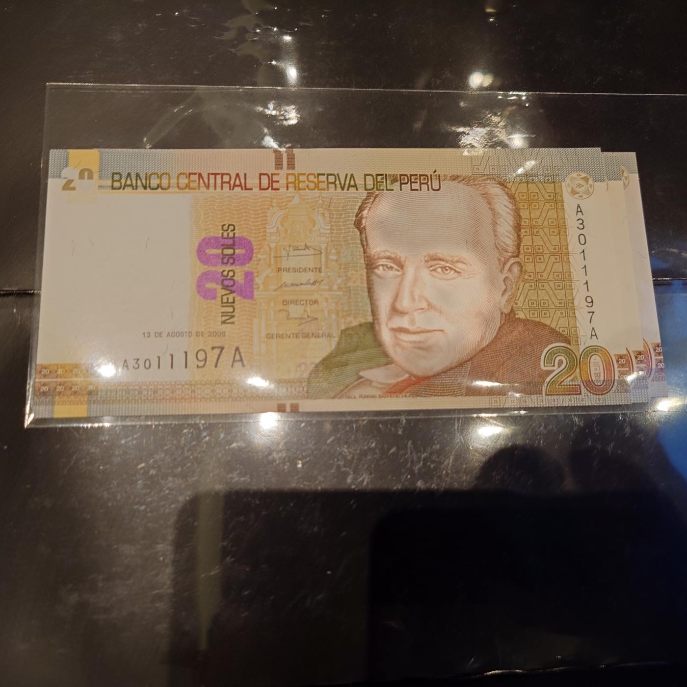 2009年秘鲁20比索 首发AA冠全新UNC(尾7和尾4号码)