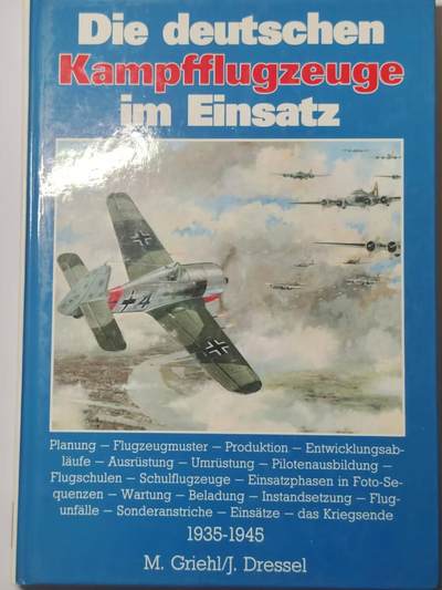 荷兰-泰兰勋赏制服拍卖 - 行动中的德国战斗机--1935-1945讲述了第三帝国空军的发展历史还有编队以及著名战役 图非常多 非常详细 为了解相关历史或玩空军相关章必备 铜版纸印刷 极品