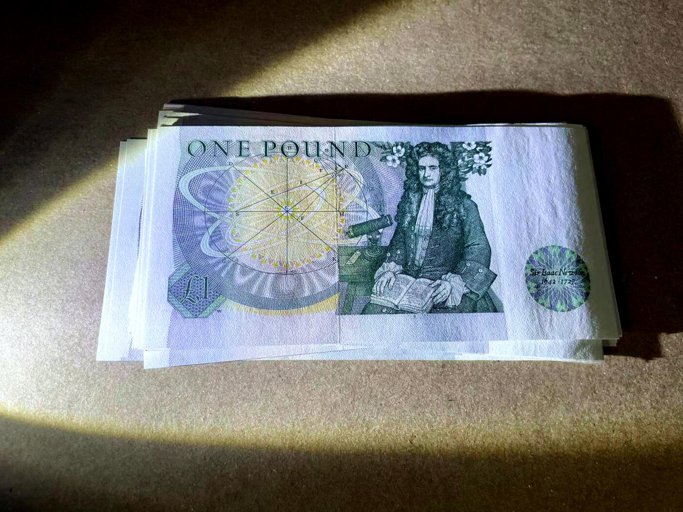 【Blue Auction】✨世界纸币精拍第476期【精】 【一组46张】英国 D序列1镑 UNC品相 