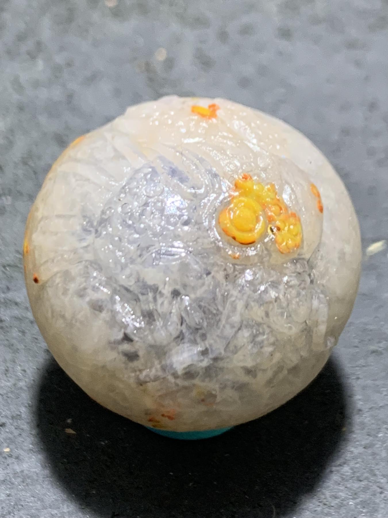精美亚光满冰飘糖心料战国红玛瑙手工俏色巧雕龙珠一颗！