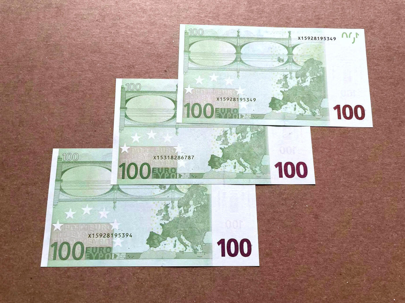 【Blue Auction】✨世界纸币精拍第476期【精】 【一组3张】欧盟 2002年100欧元 全新UNC